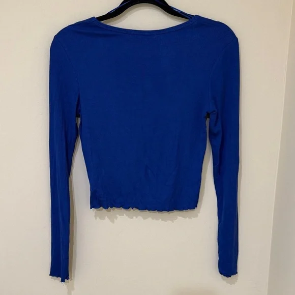 Mandee Royal Blue closed Button-Up Crop Top women’s long sleeve Size Medium NWOT - Picture 4 of 7